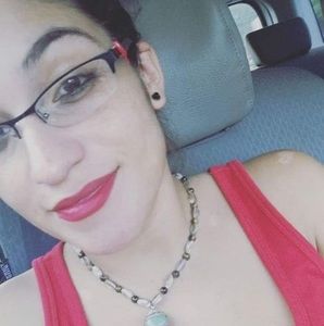 Meet your Posher, Val